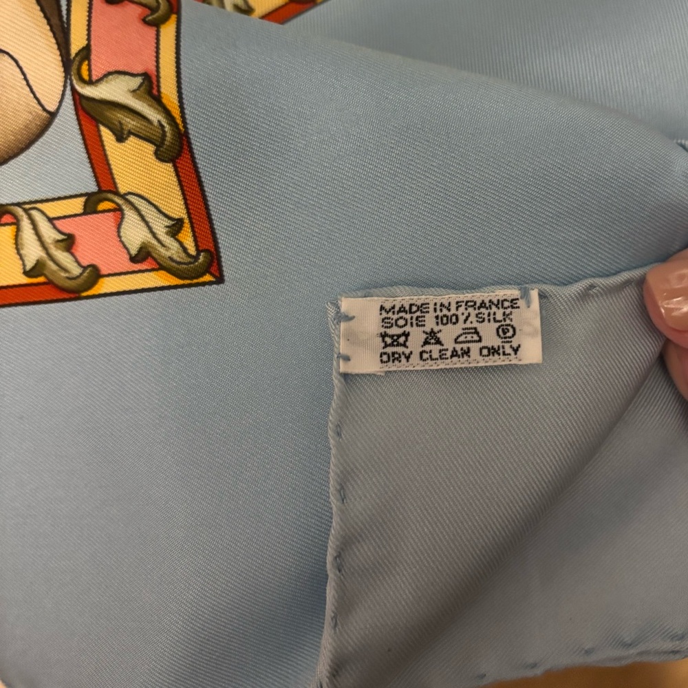 Hermès Scarf - Picture 2 of 2
